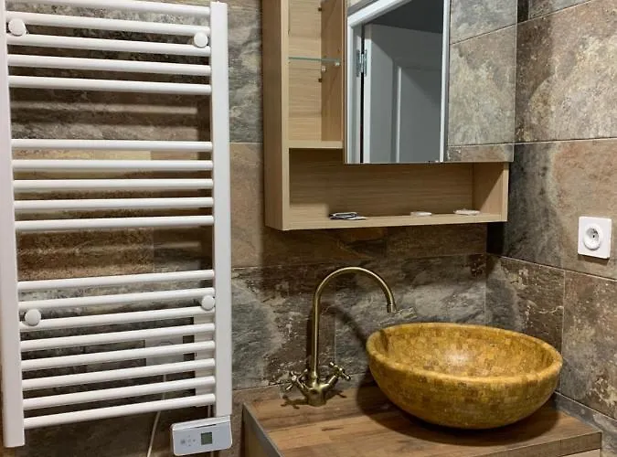 Excellent Au Coeur Historique De Appartement Fréjus